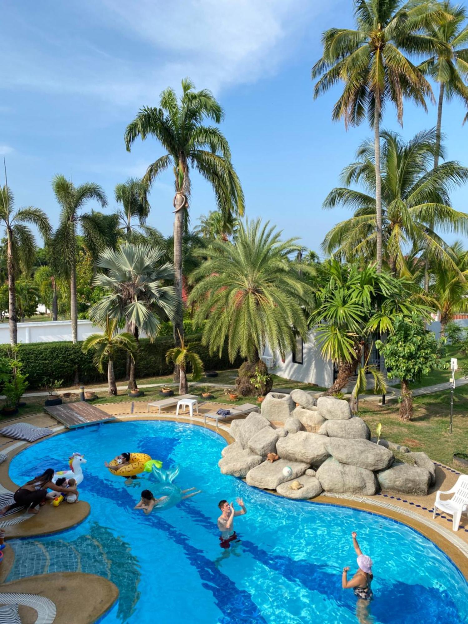 Hotel Coconut Wells Phuket Chalong Esterno foto