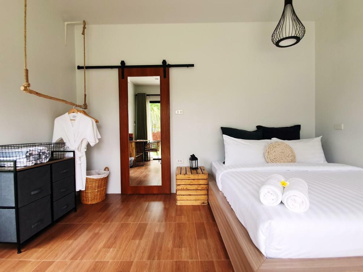 Hotel Coconut Wells Phuket Chalong Esterno foto