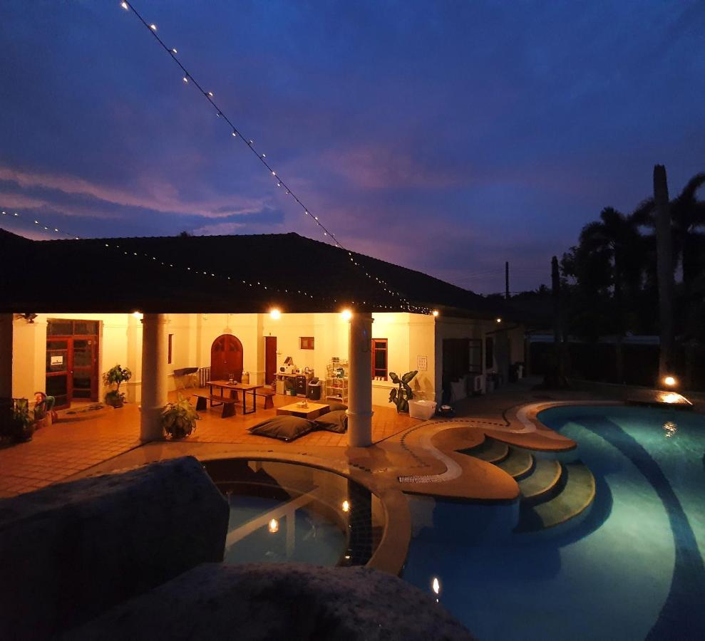 Hotel Coconut Wells Phuket Chalong Esterno foto